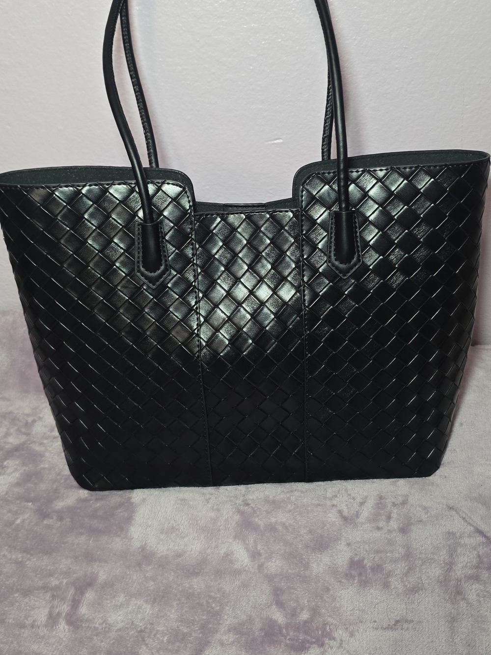 Classic Black Genuine Leather Woven Tote Bag - Elegant Everyday Carry